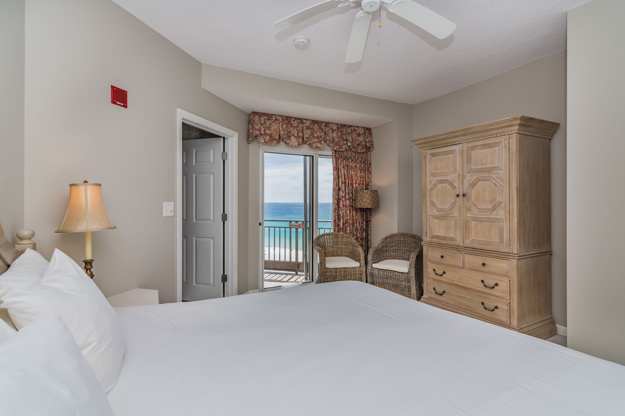 1 Bedroom, West Wing, 2 Queen Beds, Gulf View