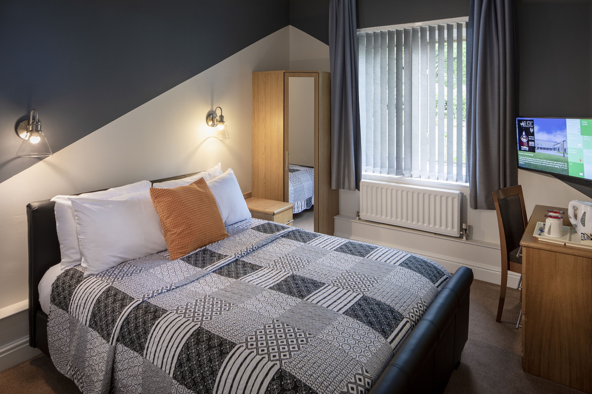 ROOM, SINGLE, DOUBLE BED