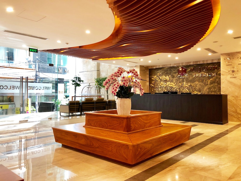Majestic Premium Hotel 10/70