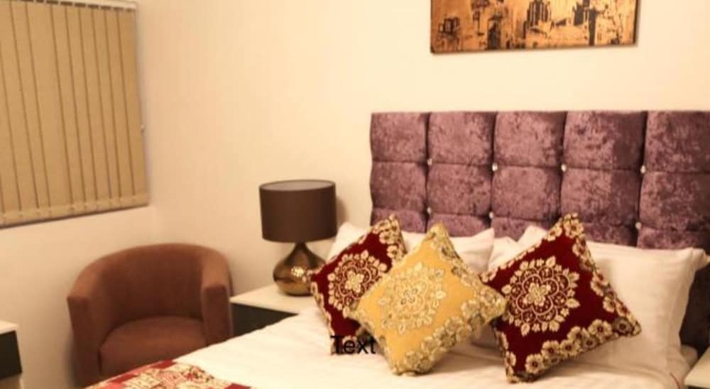 OYO 4 Sisters Inn 16/22