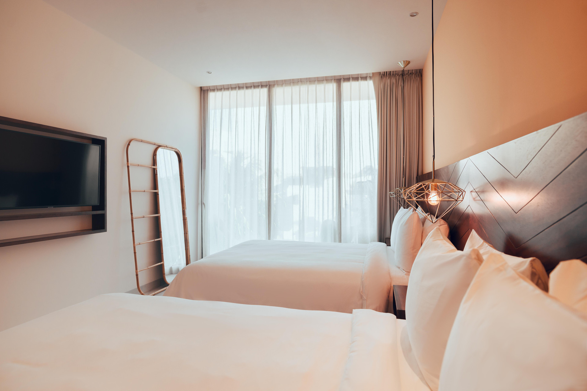 Superior, Double Bed, Street View، Calixta Hotel 4/9