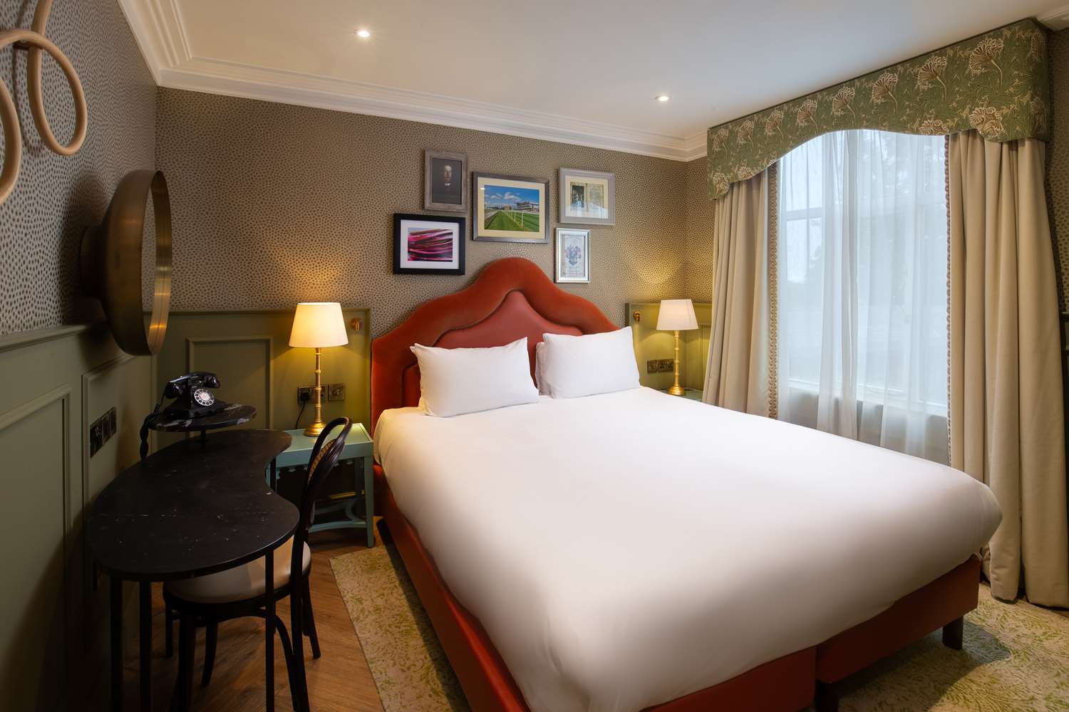 George, King Bed