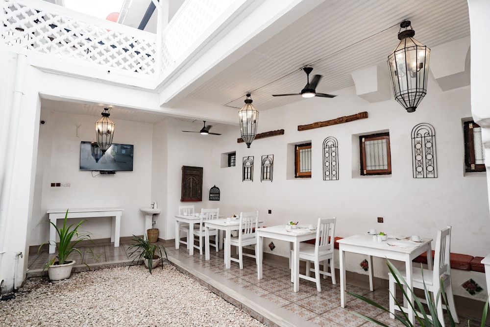 Zanzi House 30/50