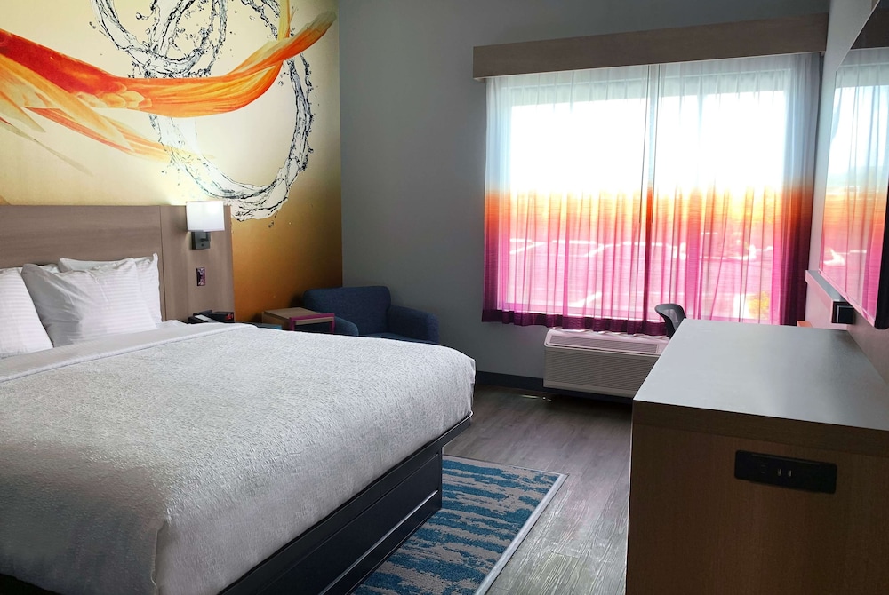 La Quinta Inn Suites By Wyndham San Antonio Seaworld Lafb 8/39