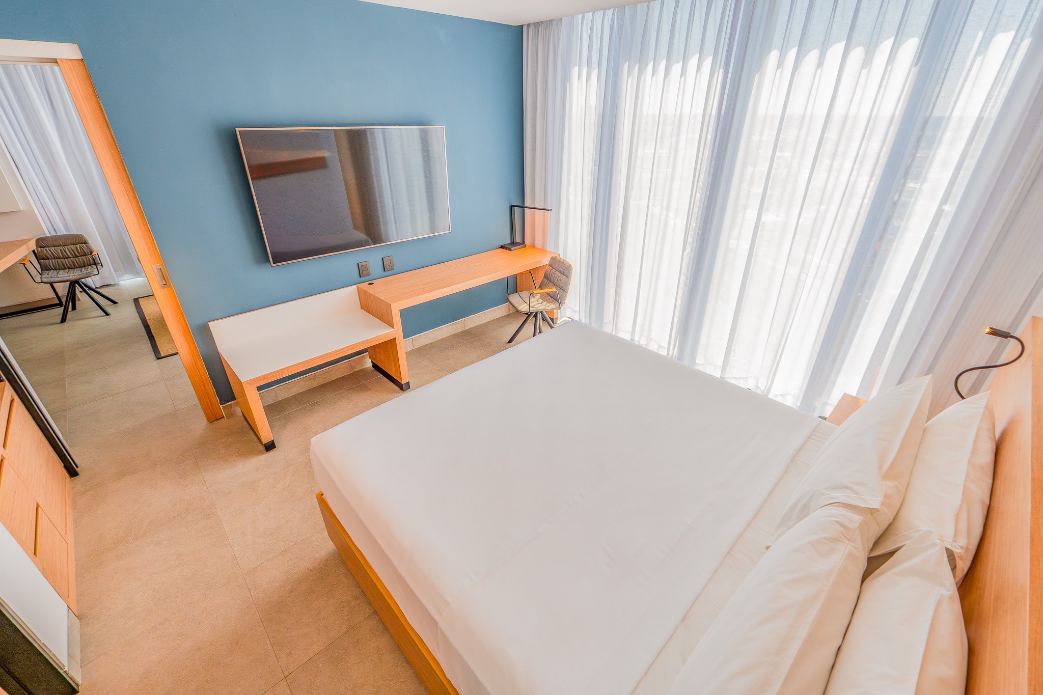 1 Bedroom, Suite, King Bed, Pet Friendly, Corner