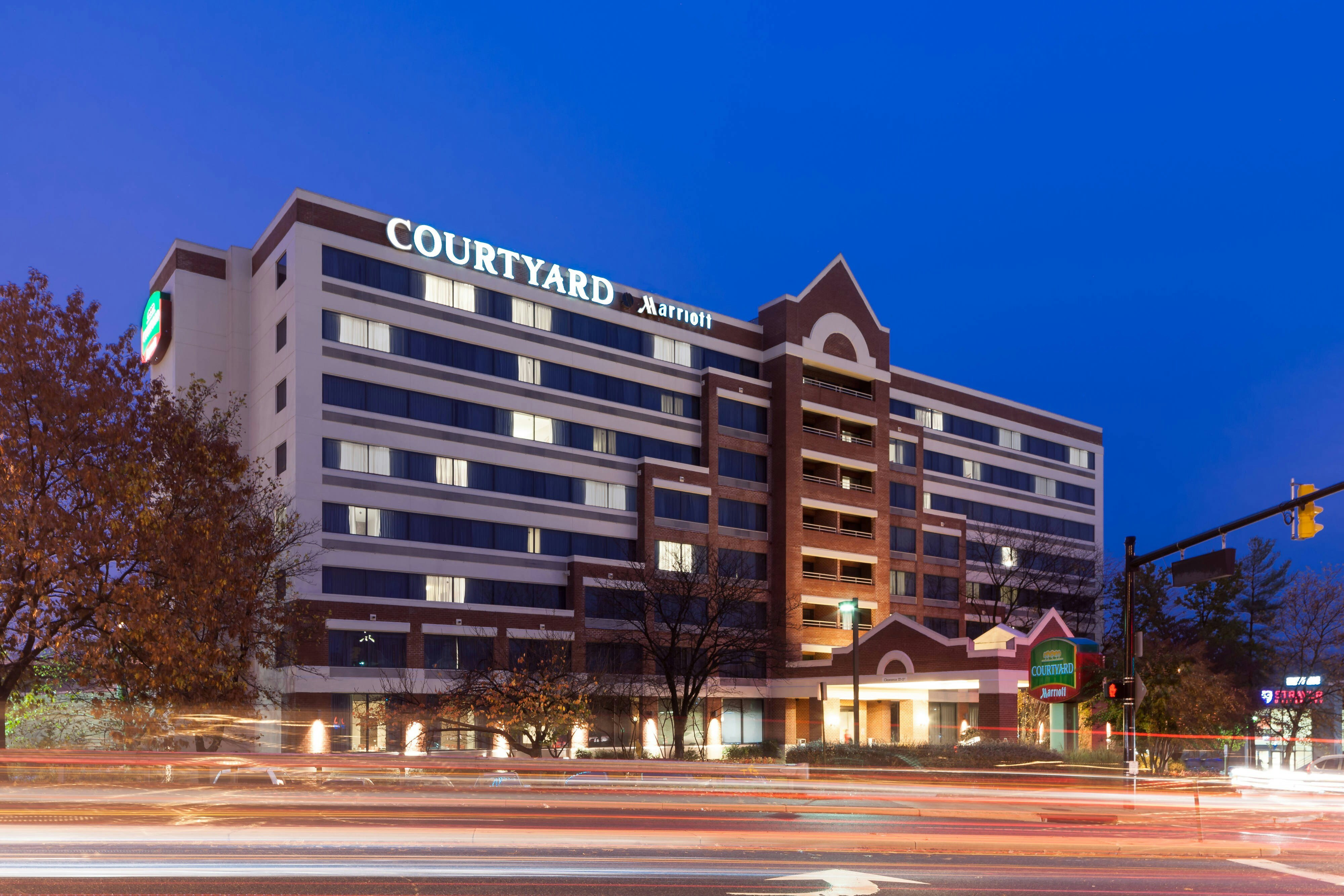 Courtyard By Marriott Alexandria Old Town Southwest