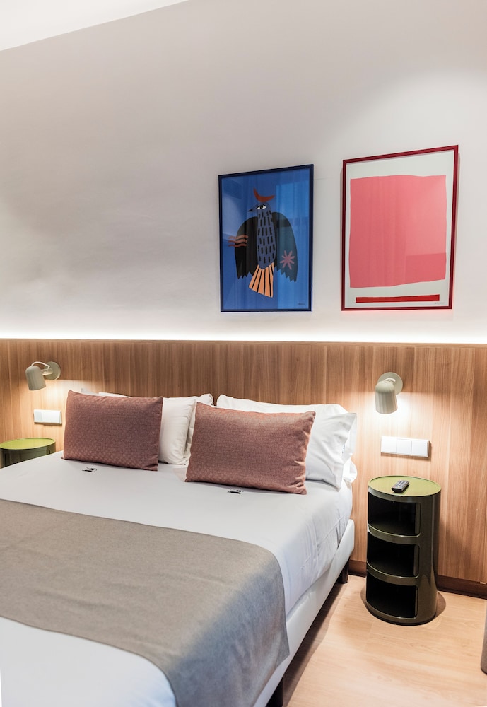 SUPERIOR, DOUBLE BED