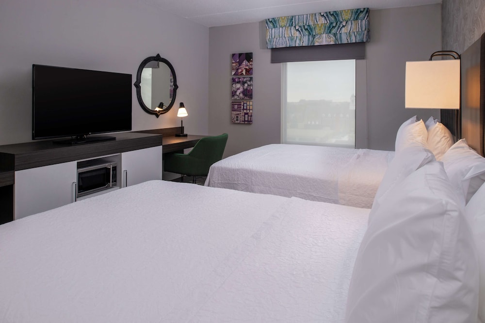 Hampton Inn And Suites Winston Salem Downtown 19/53