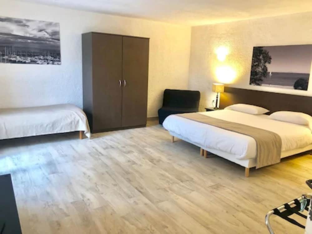 ROOM, DOUBLE BED, ACCESSIBLE