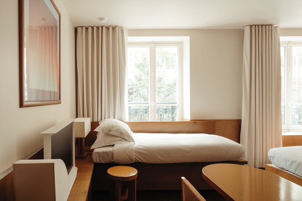 Edgar Suites Bouchardon 6/28