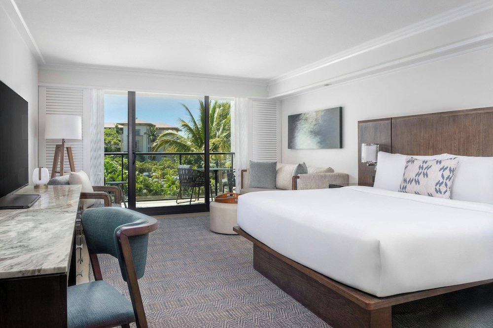ROOM, KING BED, GARDEN VIEW, SOFA, BALCONY