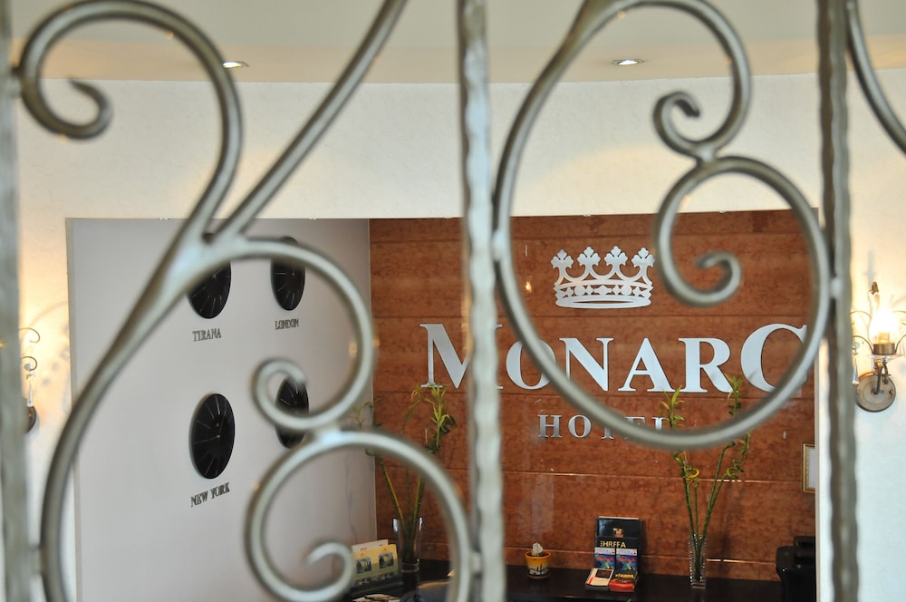Monarc Hotel 38/58