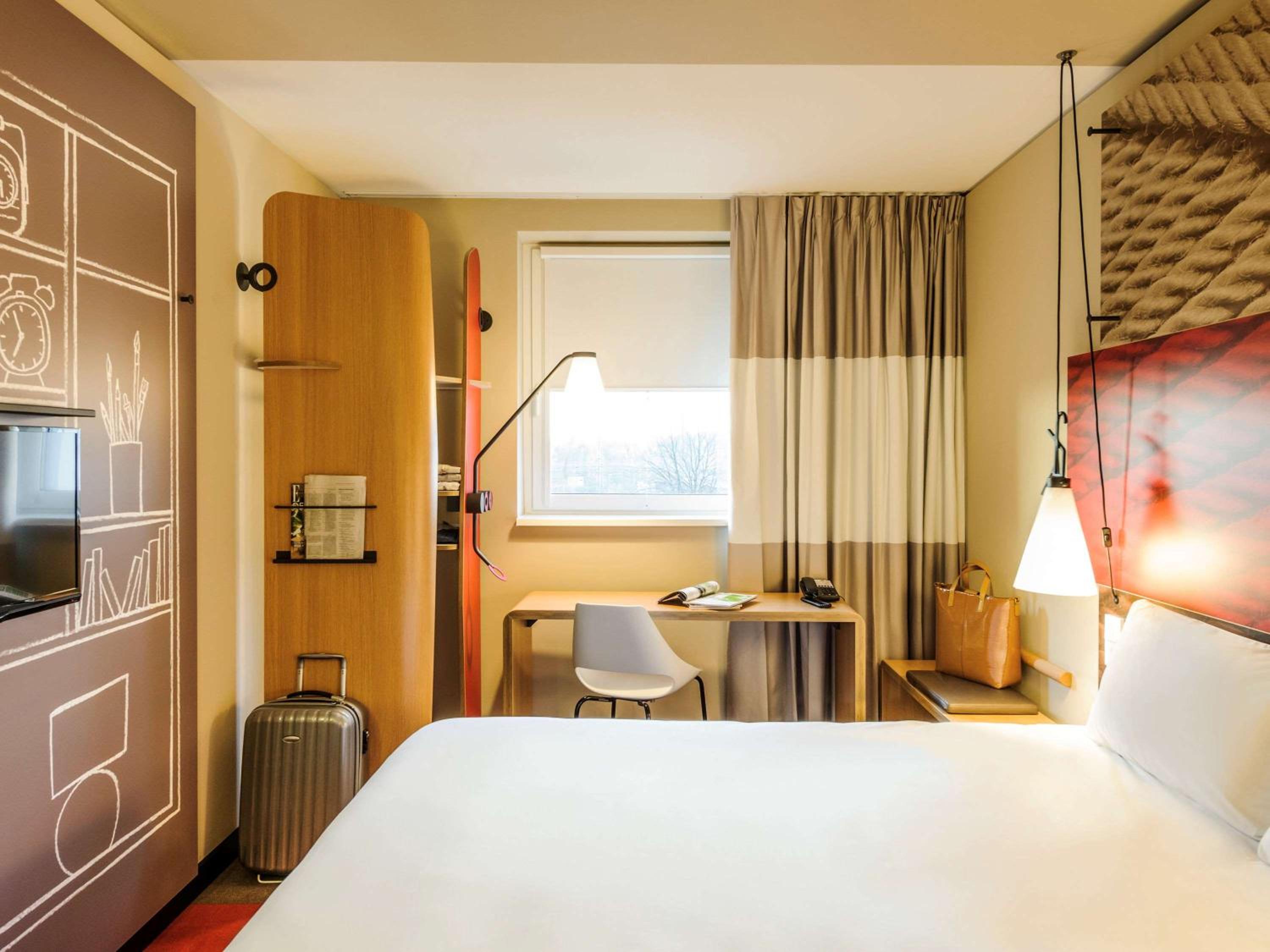 غرفة سوبيريور بسرير كوين مع أريكة، ibis Hamburg City 7/10
