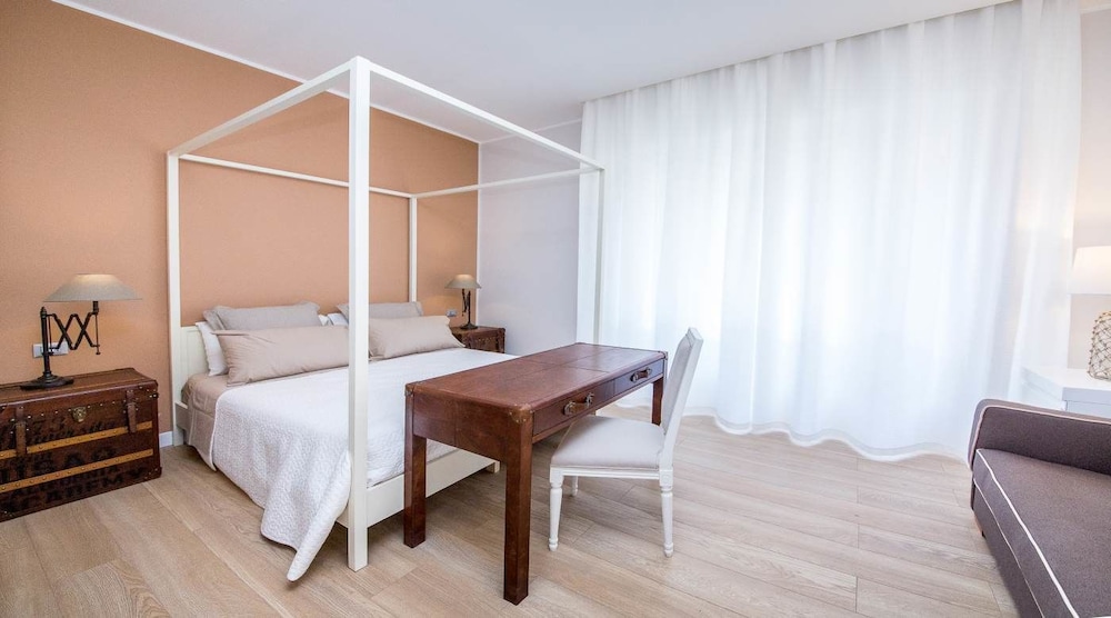Suite 136 Luxury Rooms 16/50