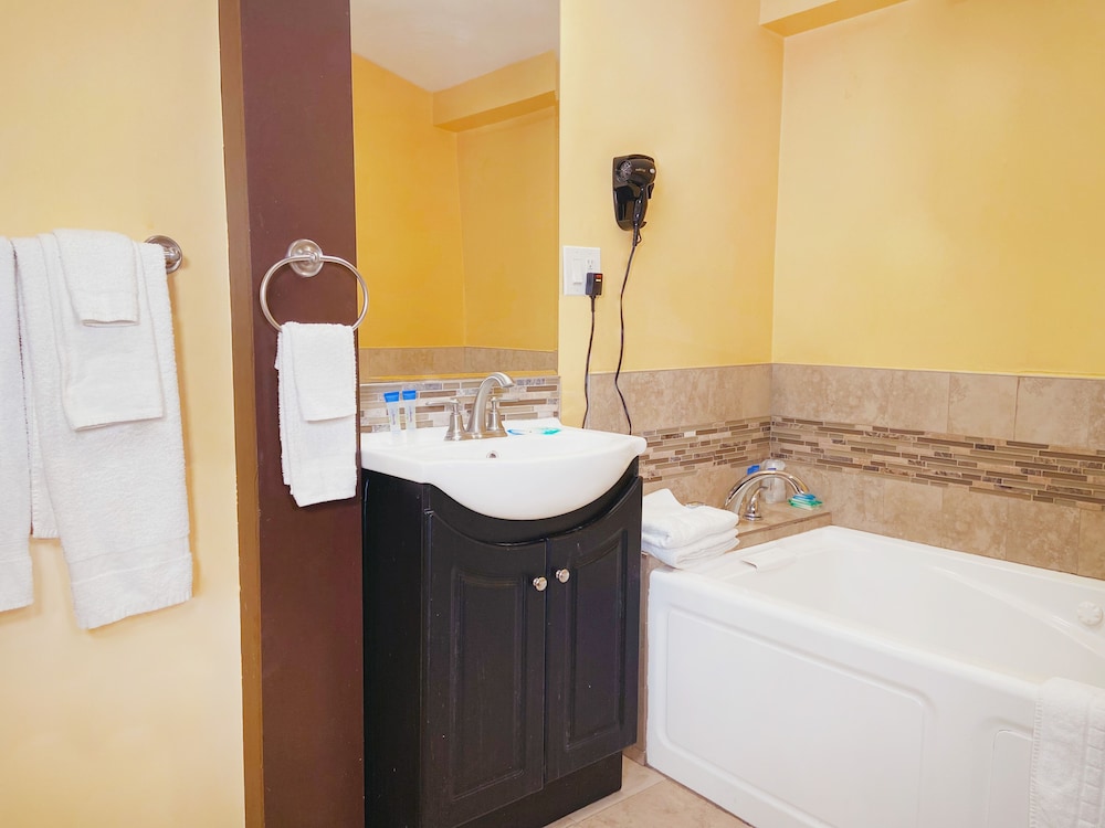 El Patio Inn Studio City 57/59
