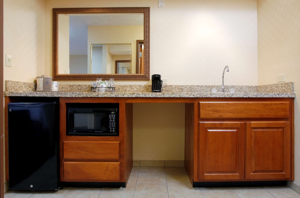 Hampton Inn Waterloo Cedar Valley 49/55