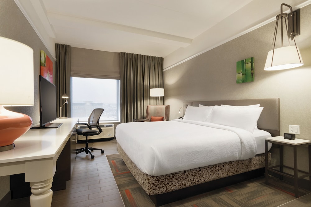 BUSINESS, KING BED