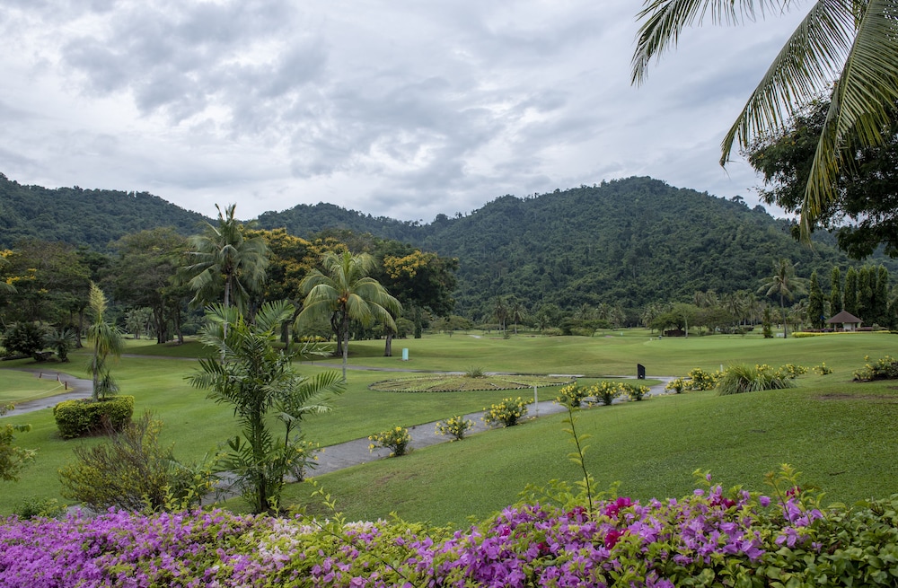 Nexus Resort & Spa Karambunai 74/78