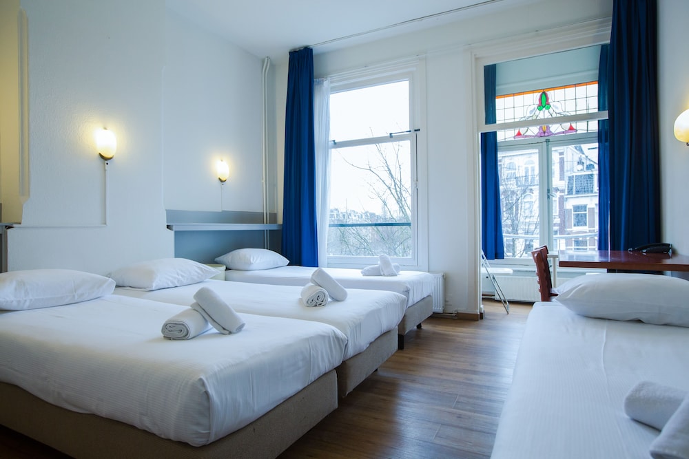 Hotel Titus 6/48