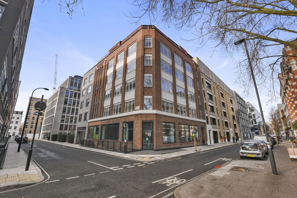Whitfield Street Residences by Aeria Apartments 44/50