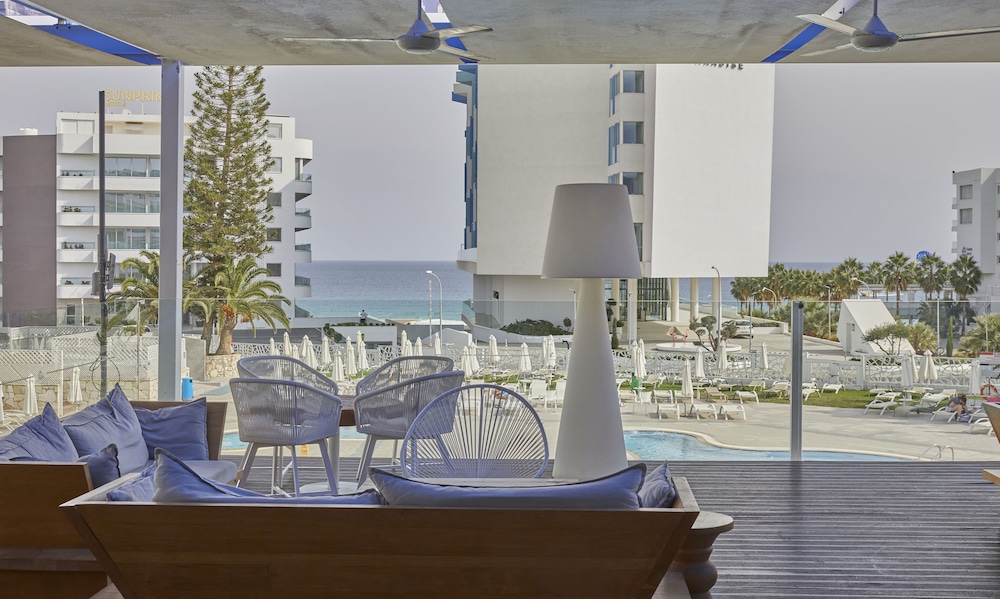 Odessa Beach Hotel 45/65
