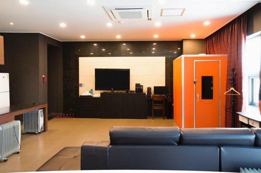 G Tourist Hotel 43/53