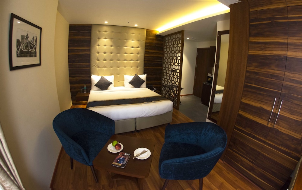 Hotel Connaught Royale 36/51