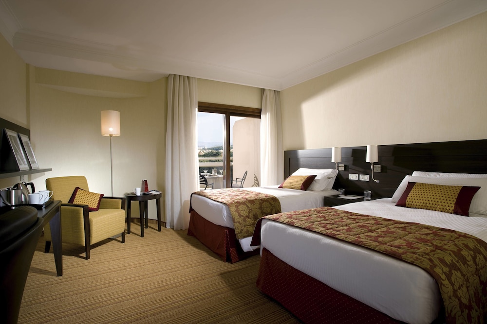 Courtyard By Marriott Rome Central Park 11/72
