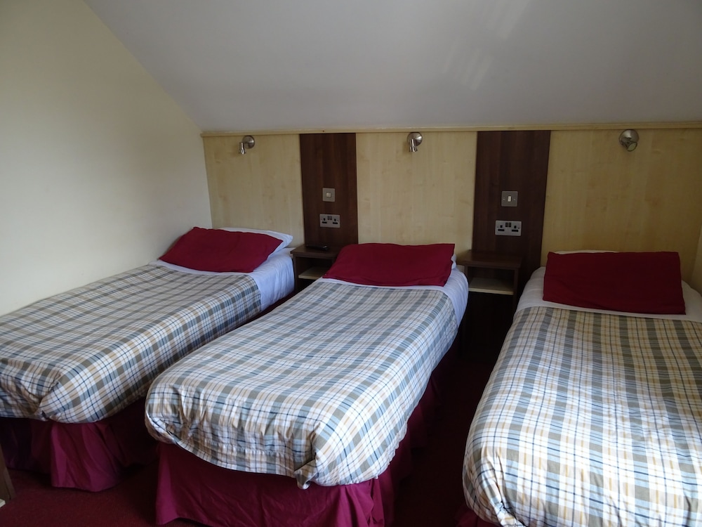 Gatwick Whitehouse Hotel 13/63