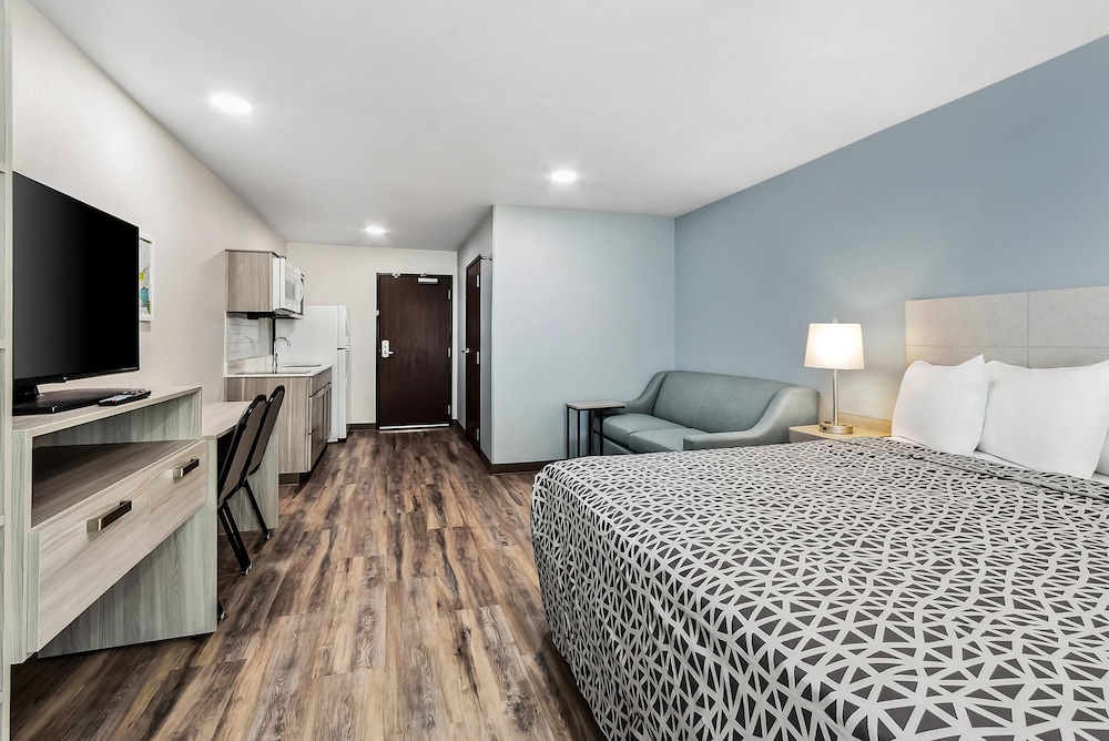 WoodSpring Suites Sumter near Shaw AFB 24/60