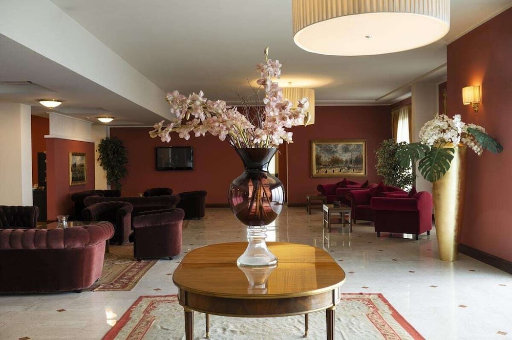 Hotel Maxim 26/48