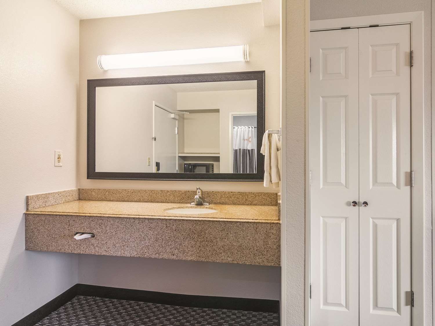 Wingate by Wyndham Brunswick GA / I-95 37/37