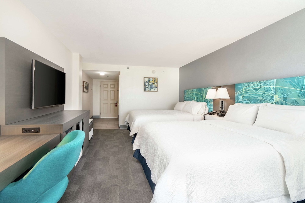 Hampton Inn Daytona Beach Shores 24/45