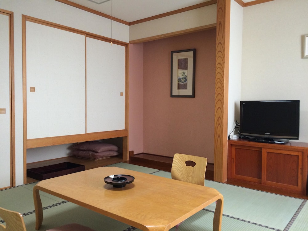 RISHIRI MARINE HOTEL 33/39