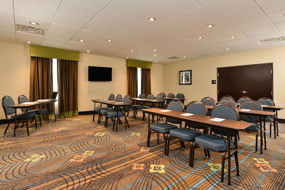 Hampton Inn Suites Harvey New Orleans West Bank 44/57
