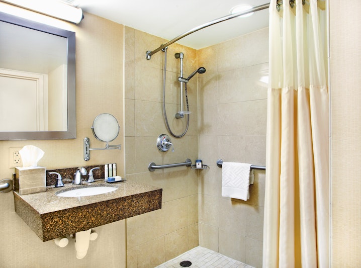 Doubletree By Hilton Hotel Baltimore North Pikesville 84/84
