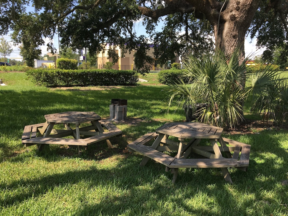 Days Inn by Wyndham Brooksville/Dade City 14/31