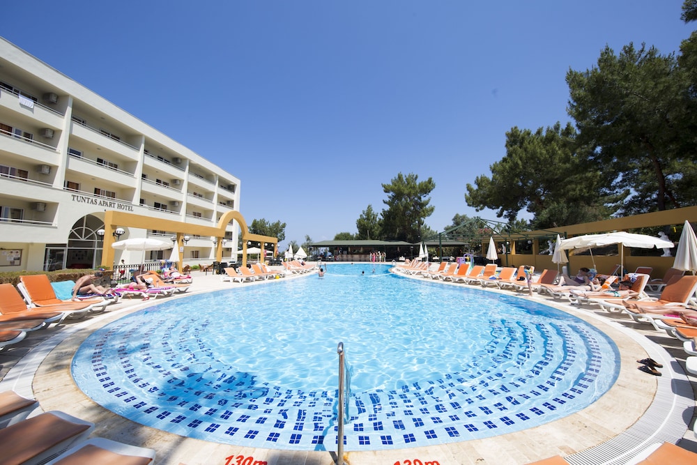 Tuntas Family Suites Kusadasi 37/41