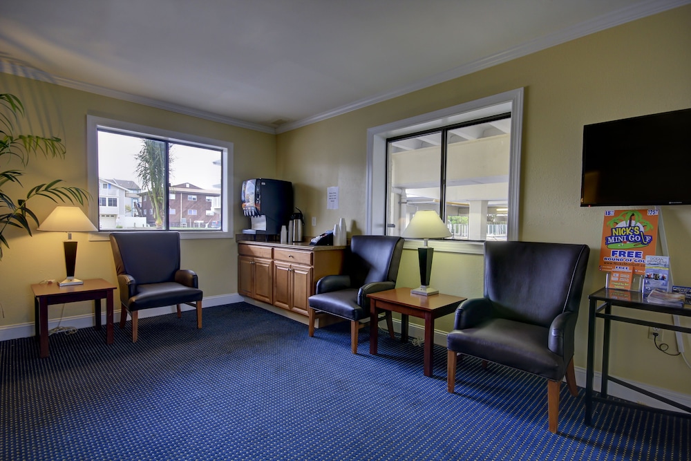 Coastal Palms Inn &amp; Suites 32/50