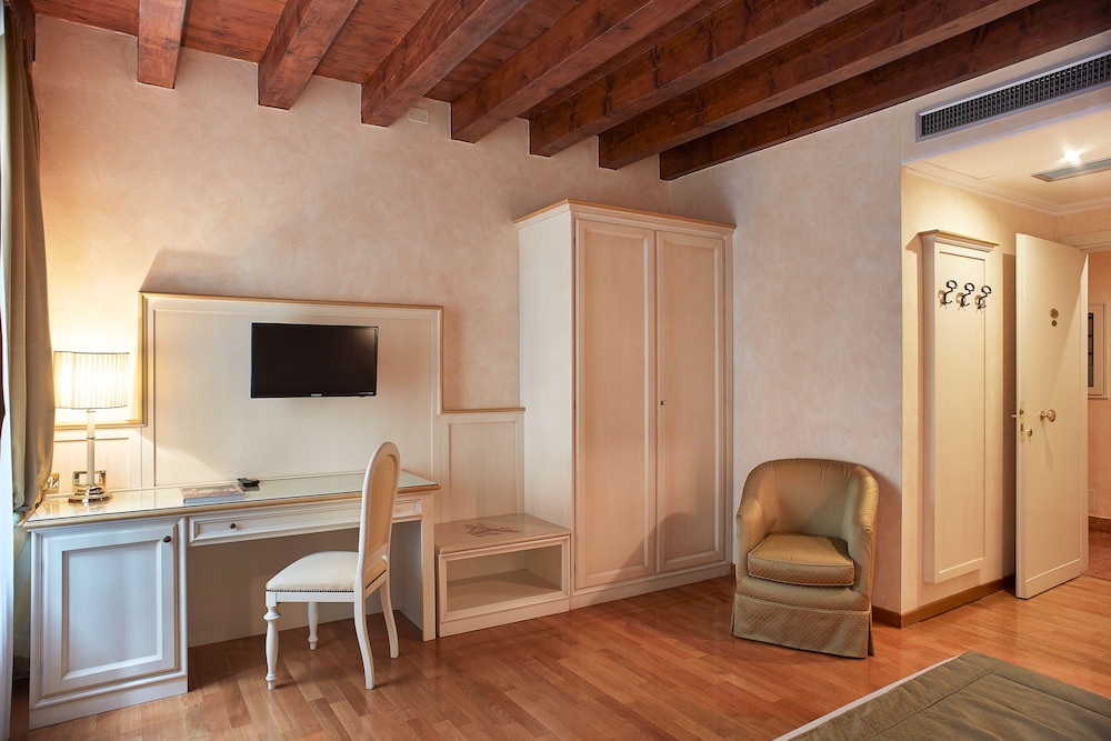 Albergo Mazzanti 44/60