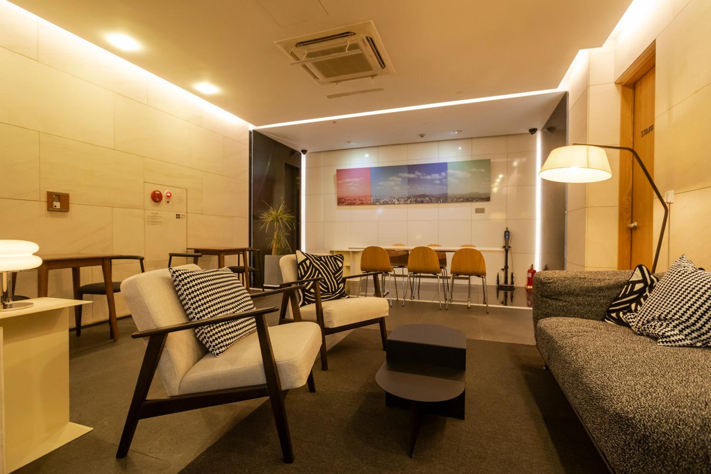 Seoul Hotel ShinShin Myeongong 34/51