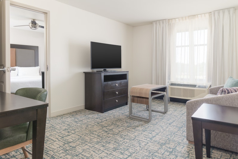 Homewood Suites By Hilton Wauwatosa Milwaukee 21/24