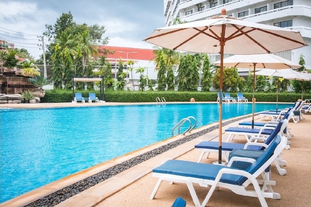 Royal Palace Hotel 64/66