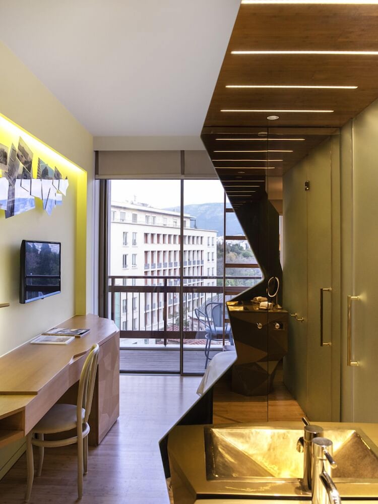 New Hotel 45/61