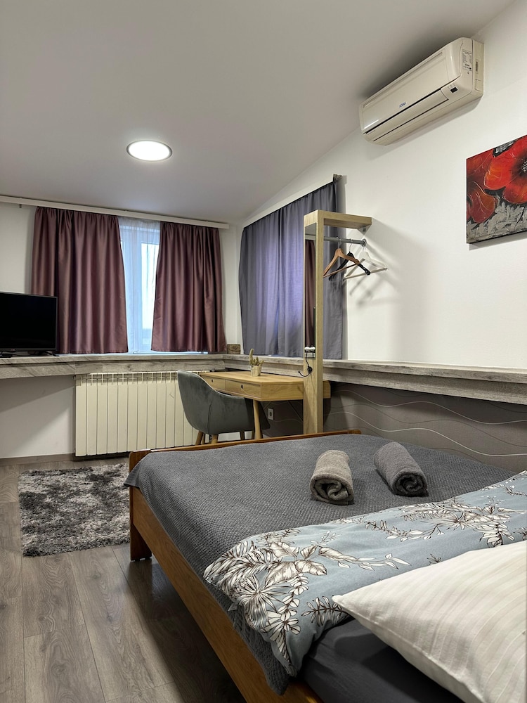 ROOMS MADISON 14/55