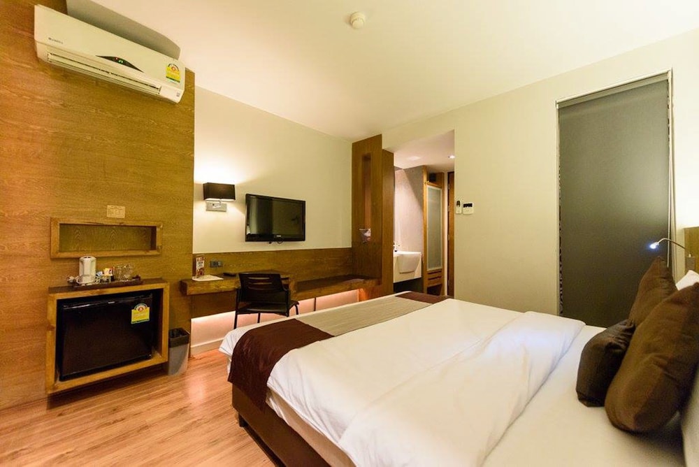 Siam Swana Hotel 20/40