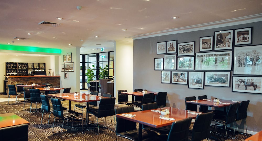 Holiday Inn Warwick Farm 45/69