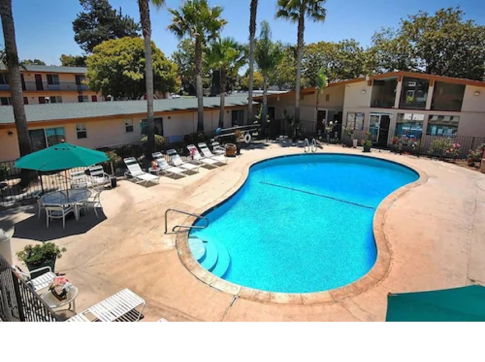 Motel6 Santa Maria, CA - South 52/56