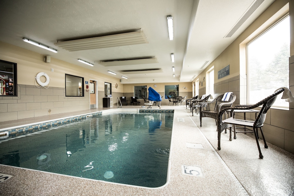 COMFORT INN AND SUITES PAW PAW — 6