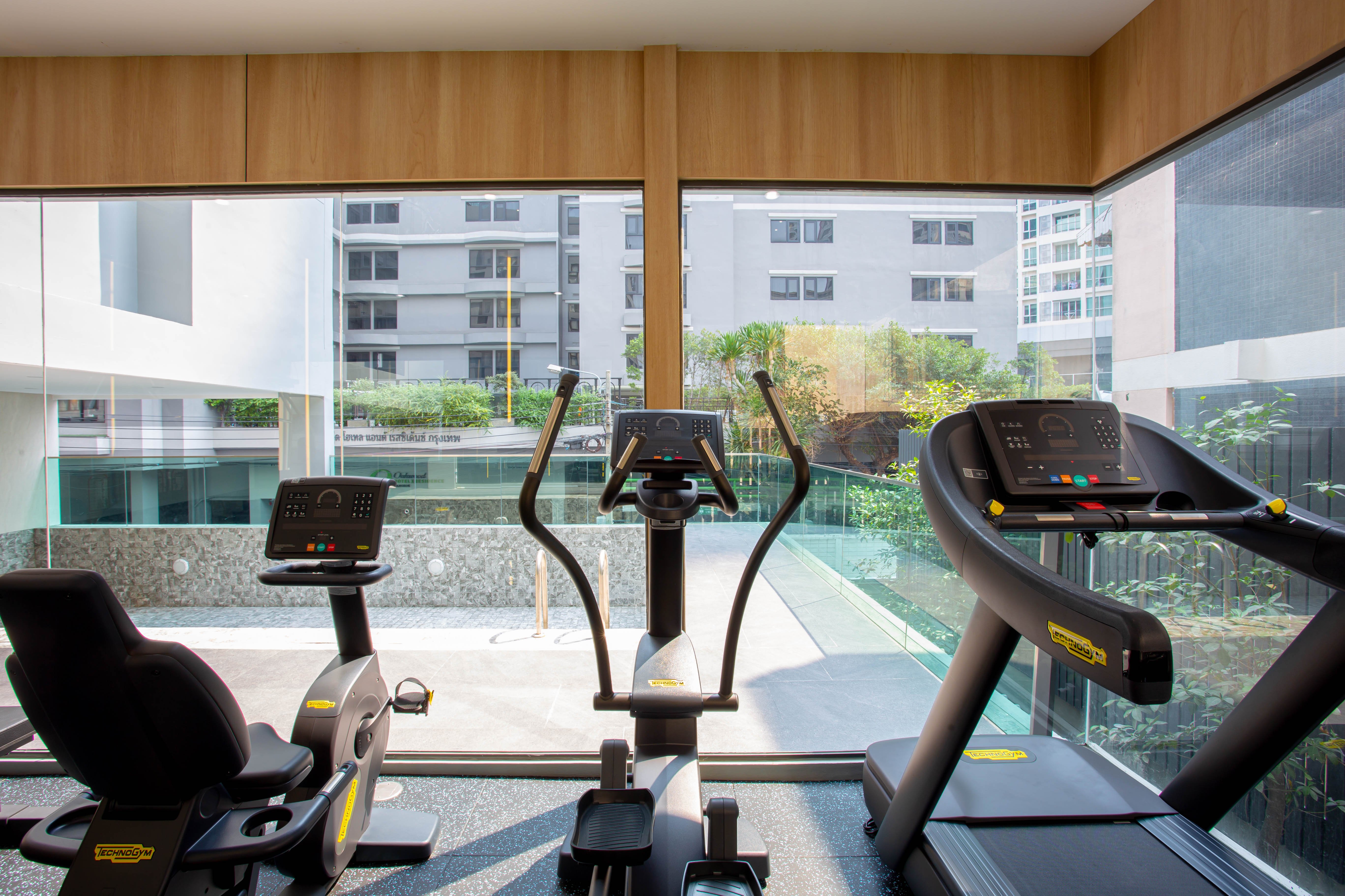 Holiday Inn Express & Suites Bangkok Central Pier 23/38
